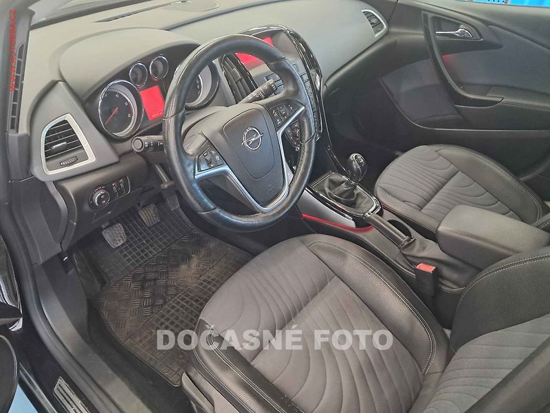 Opel Astra (2015) 2.0 CDTI, 2.maj,ČR, servis - fotka 3 z 3