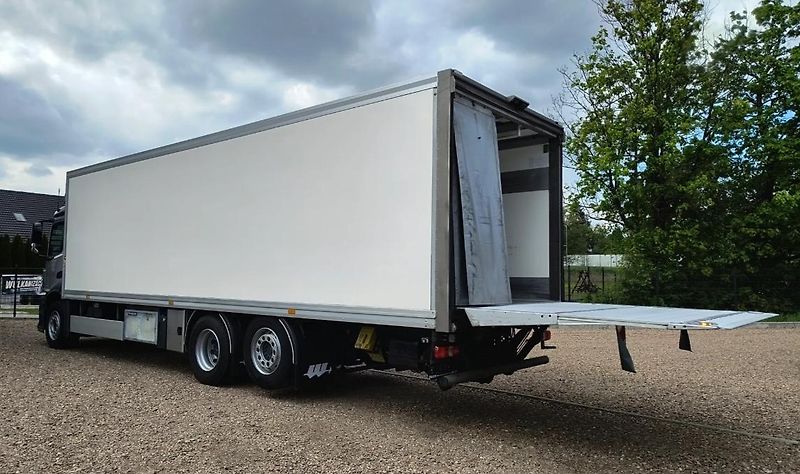 Mercedes-Benz (2016) Antos 2535 6x2 mrazák EURO 6 - fotka 5 z 16