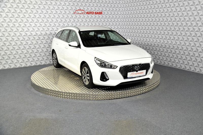 Hyundai i30 (2017) 1.6CRDi kombi 81kw - řetězová - fotka 3 z 23
