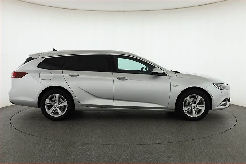 Opel Insignia (2018) 2.0 BiTurbo CDTI, 4X4 - fotka 6 z 20