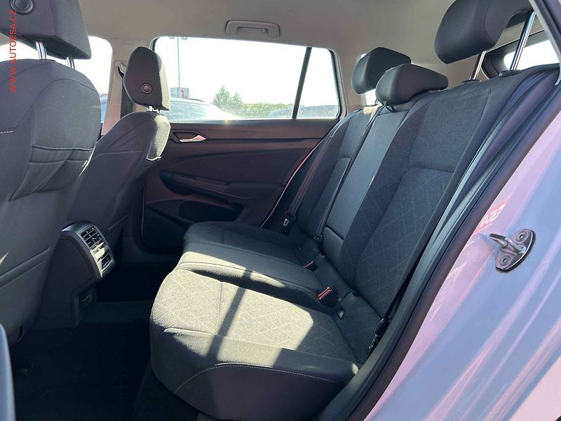 Volkswagen Golf (2021) 2.0TDi, 1.maj,ČR, Life - fotka 10 z 17
