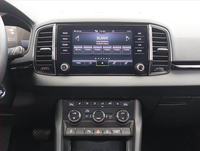 Škoda Karoq (2023) 1.5 TSI, digi klima - fotka 12 z 23