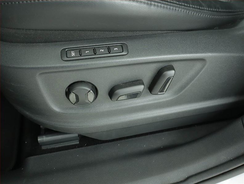 Škoda Kodiaq (2023) Laurin&Klement 2.0 TDI - fotka 17 z 18