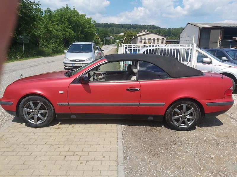 Mercedes-Benz CLK (1998)  320, 160 KW - fotka 9 z 41