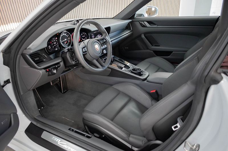 Porsche 911 992 CARRERA 4*BLACK PAKET*DPH* - fotka 8 z 29
