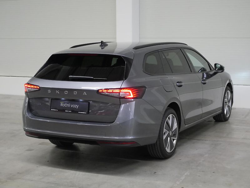Škoda Superb - fotka 2 z 26