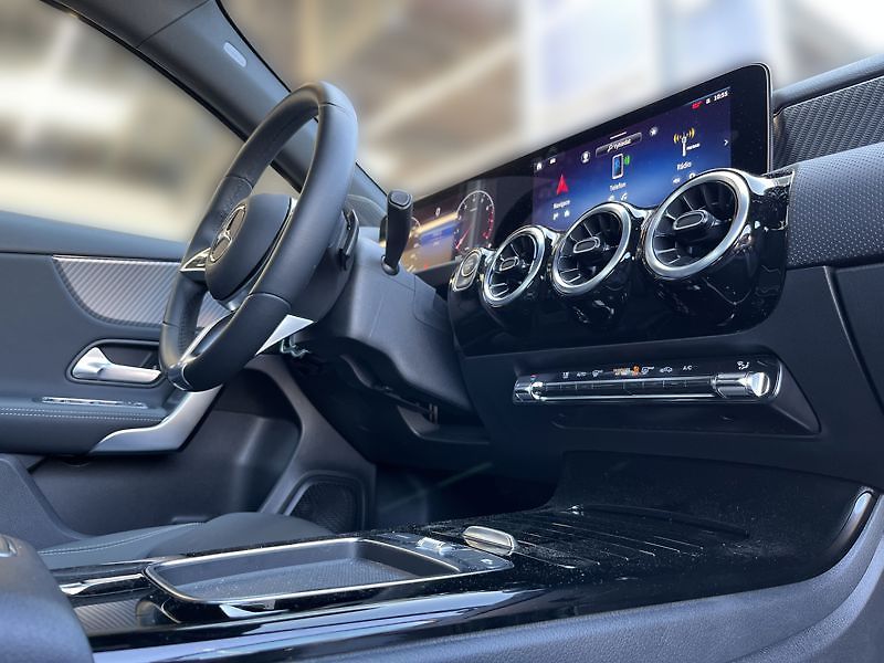 Mercedes-Benz Třídy A A-Třída 180 Progressive Editio - fotka 17 z 19