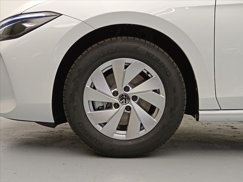 Volkswagen Passat (2026) 1,5 eTSI 110 kW mHEV - fotka 9 z 17
