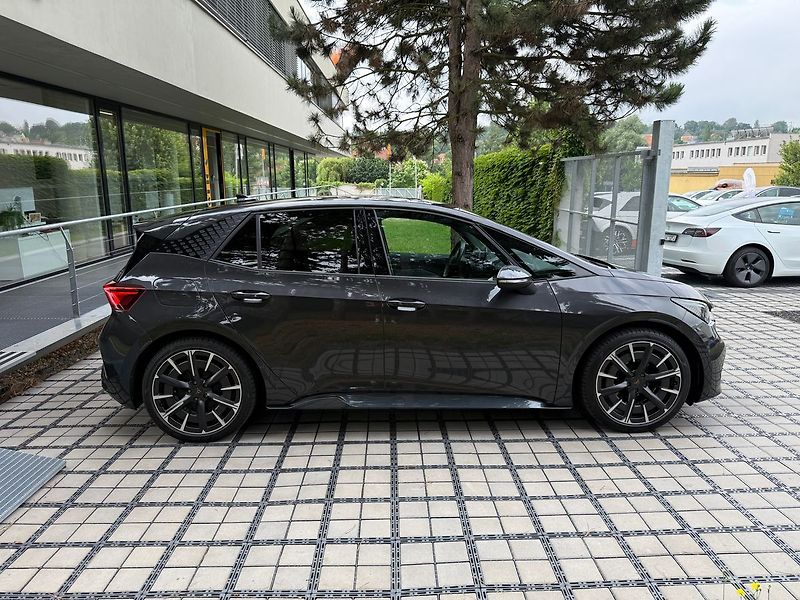 Cupra Born (2022) REZERVACE Beats Audio Masážní - fotka 42 z 43