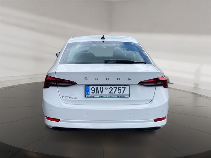 Škoda Octavia 1,5 TSI 110 Ambition - fotka 5 z 11