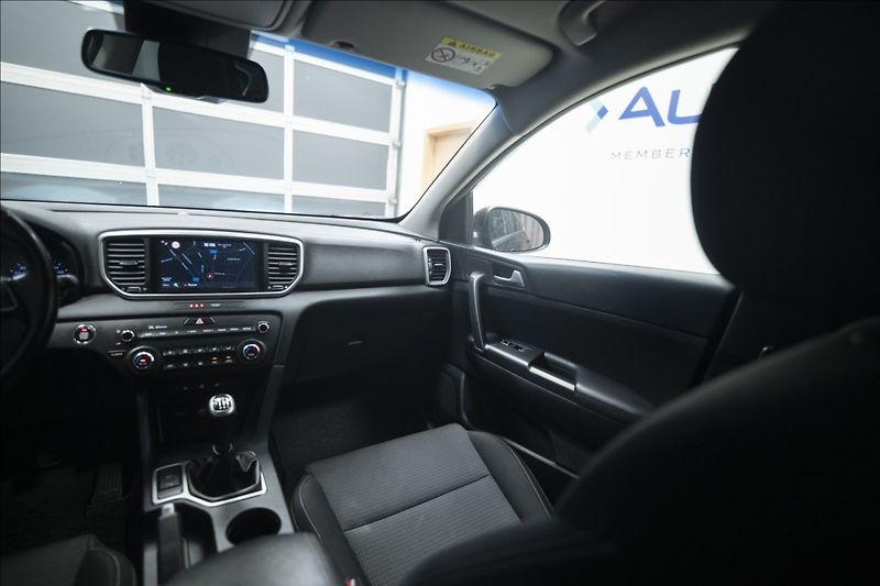 Kia Sportage 1,6 CRDi NAVI KAMERA VÝHŘEV ČR - fotka 15 z 49
