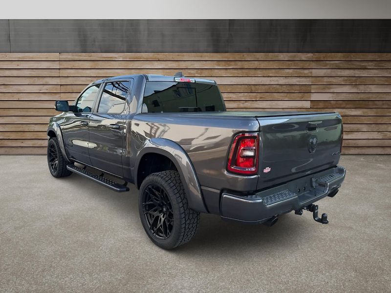 Dodge RAM (2020) +HEMI+OFFROAD PAKET+LOOK26+ - fotka 5 z 23