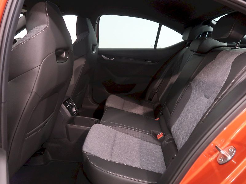 Škoda Octavia (2026) SPORTLINE 2.0TDI DSG CANTON LE - fotka 15 z 44