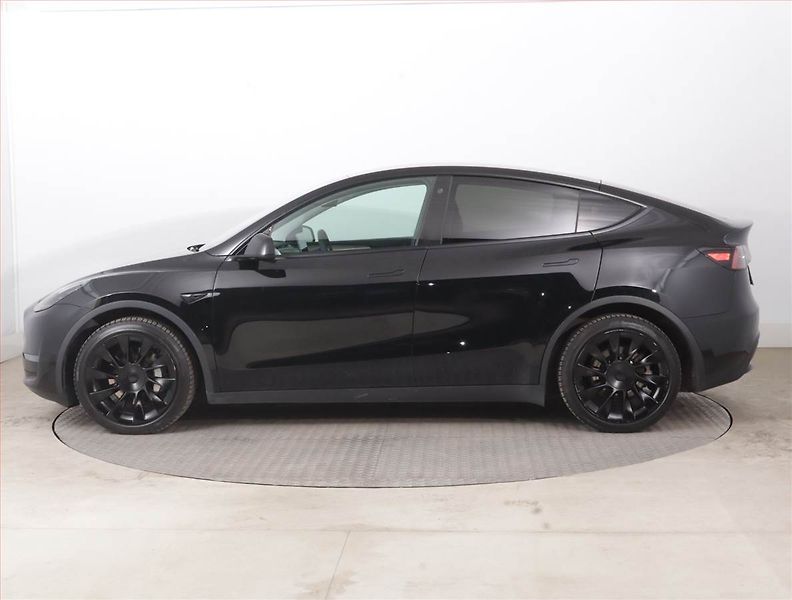 Tesla Model Y (2023) Long Range AWD 79kWh, SoH 93% - fotka 3 z 22
