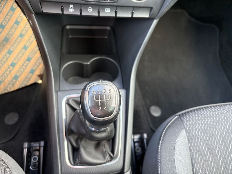 Škoda Rapid 1.2TSI, 63kW, Klima - fotka 11 z 19