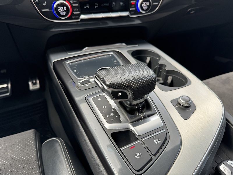 Audi Q7 (2016) 3.0TDi S-Line LED Bose Vzduch - fotka 9 z 50