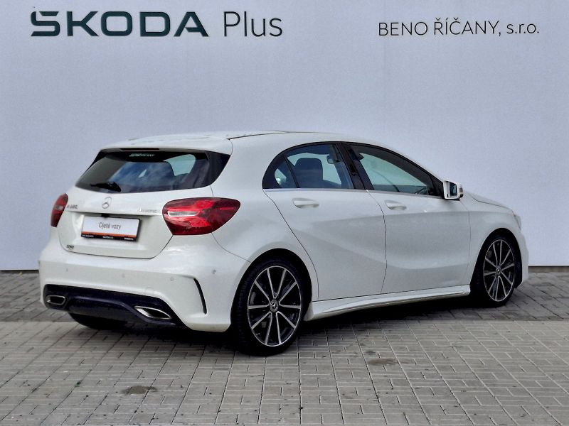 Mercedes-Benz Třídy A (2017) AMG Automat 4 Matic 2,0i 135kW - fotka 2 z 35