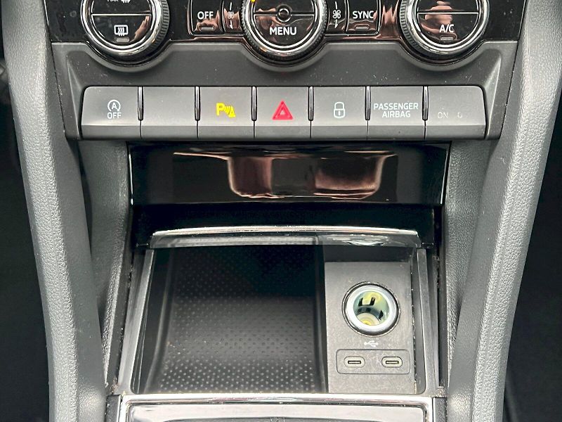 Škoda Karoq (2021) Style Plus 1.5 TSI 110KW 6° ma - fotka 26 z 33