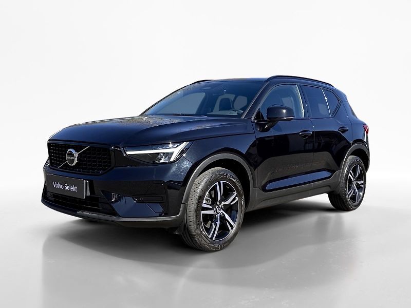Volvo XC40 B4 AWD // PLUS DARK //PANORAMA - fotografie inzerátu