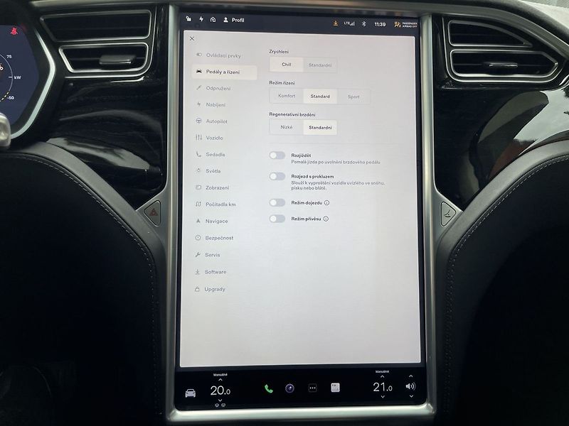 Tesla Model X 90D AWD, 7míst, tažné zařízení - fotka 21 z 43