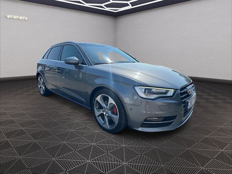 Audi A3 (2013) 2.0Tdi 110kw - fotka 1 z 40