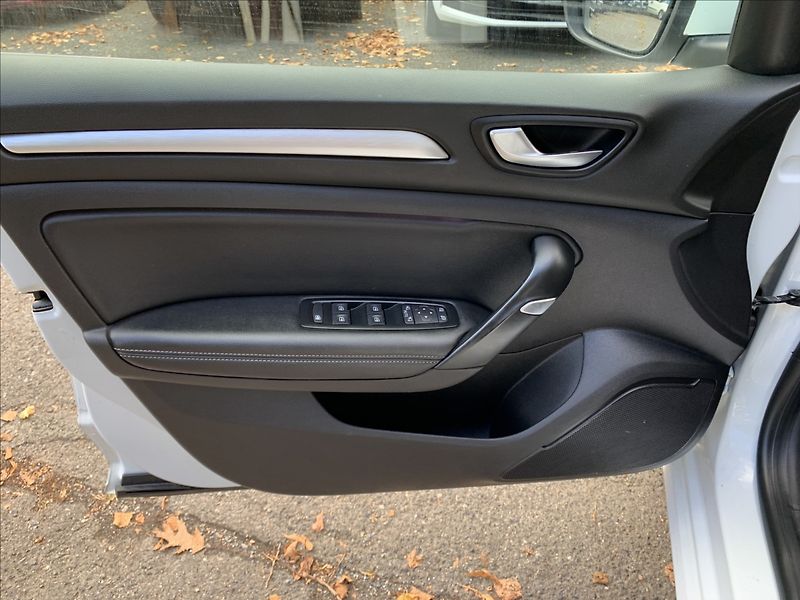 Renault Mégane 1,5 DCI 1.MAJ.,ČR,SERVISKA - fotka 13 z 20