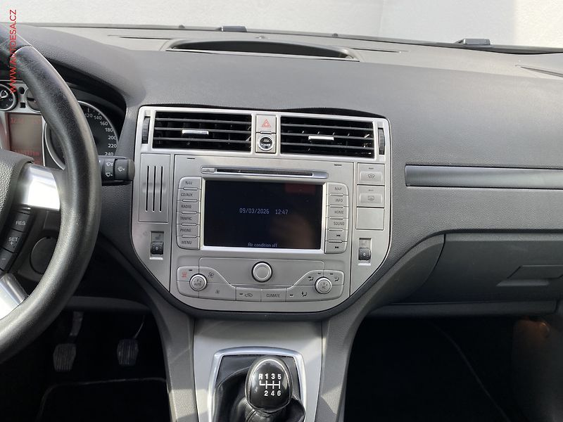 Ford Kuga (2012) 2.0 TDCi 4X4, Titanium - fotka 12 z 16