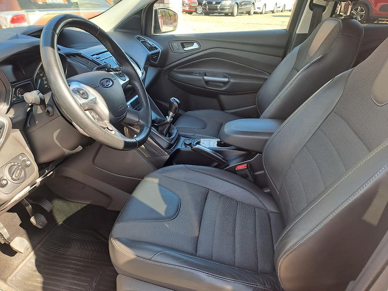 Ford Kuga (2015) 1.8 EB SERVISKA PĚKNÝ STAV - fotka 8 z 29