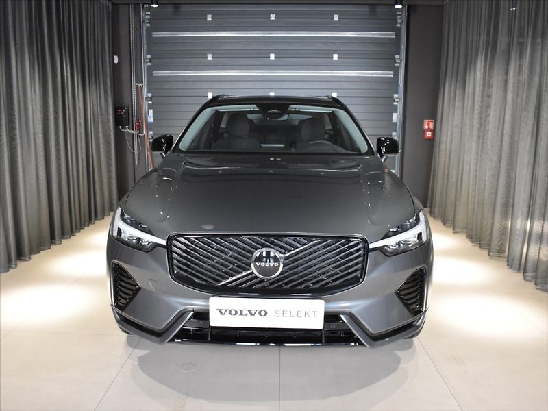 Volvo XC60 2,0 B5 AWD Plus BLIS,Bezklíč - fotka 2 z 22