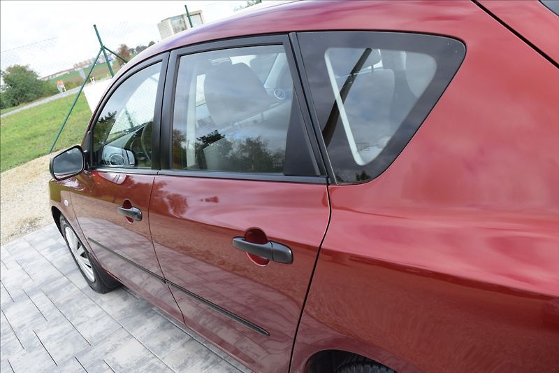 Mazda 3 1,4 i 62KW NOVÁ STK PO SERVISE - fotka 11 z 40