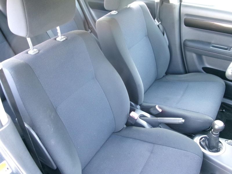 Suzuki Swift (2007) 1,3i KLIMA VÝHŘEV - fotka 17 z 22