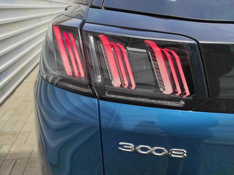 Peugeot 3008 1,5BlueHDi S&S, ALLURE, ČR - fotka 10 z 61