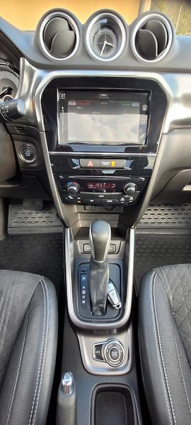 Suzuki Vitara (2018) 1,4 103kW DSG 4×4 BoosterJet - fotka 20 z 55