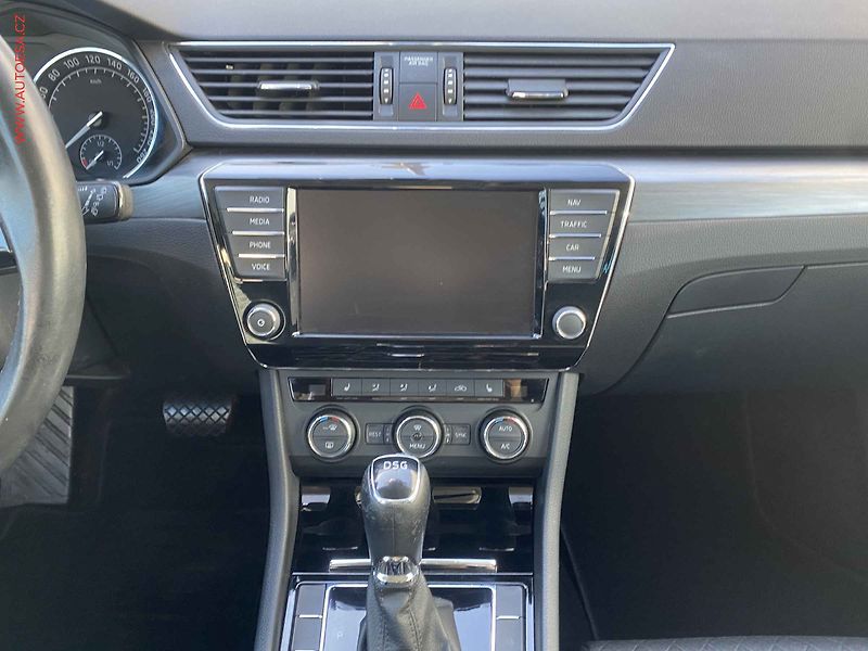 Škoda Superb (2017) 2.0 TDi, Style, DSG, bixen - fotka 12 z 20