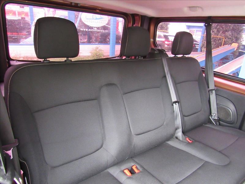 Renault Trafic 1,6 dCi 125 8 míst - fotka 11 z 27