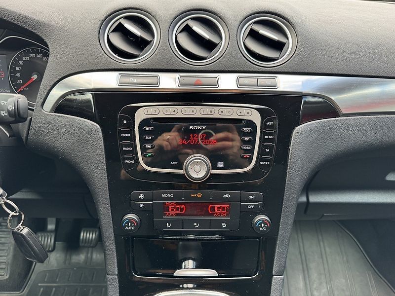 Ford S-MAX (2010) 2.0TDCi Digi Klima Tempomat - fotka 11 z 47