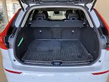 Volvo XC60 B4 FWD Momentum PRO AT8 - náhled 10
