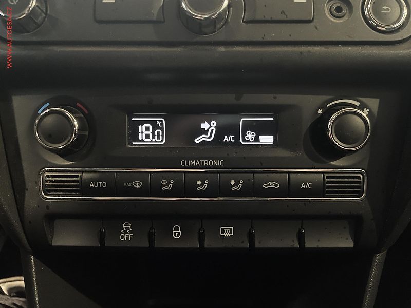 Škoda Rapid (2013) 1.2 TSi, ČR, Ambition, navi - fotka 13 z 15