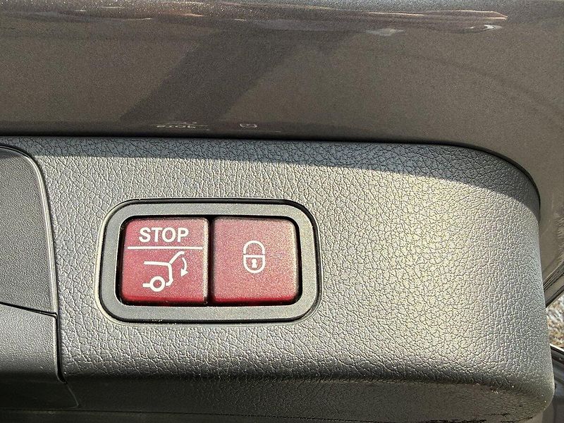 Mercedes-Benz GLB (2021) 220 d 4MATIC - fotka 11 z 46