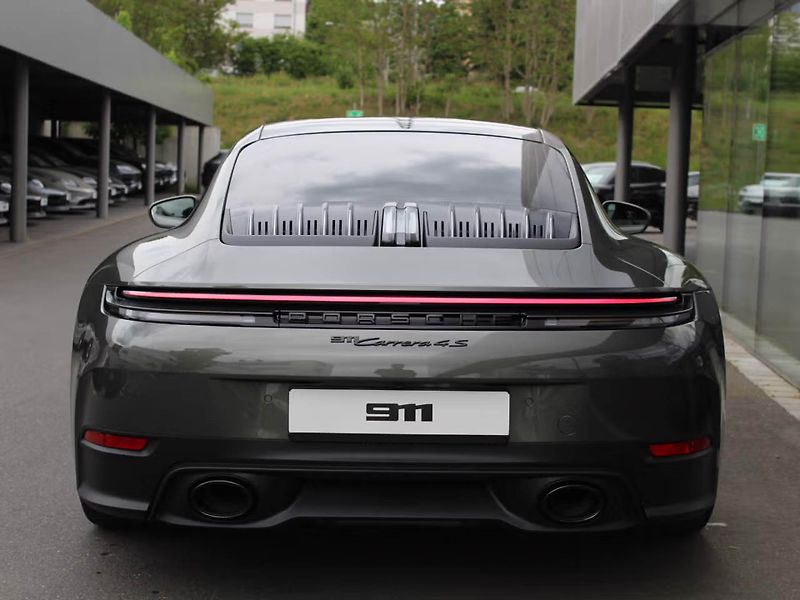 Porsche 911 (2026) Carrera 4S Lift InnoDrive BOSE - fotka 5 z 30