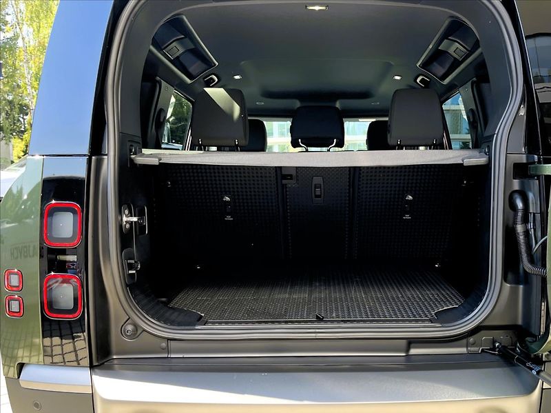 Land Rover Defender (2026) 110 D200 S - fotka 5 z 28