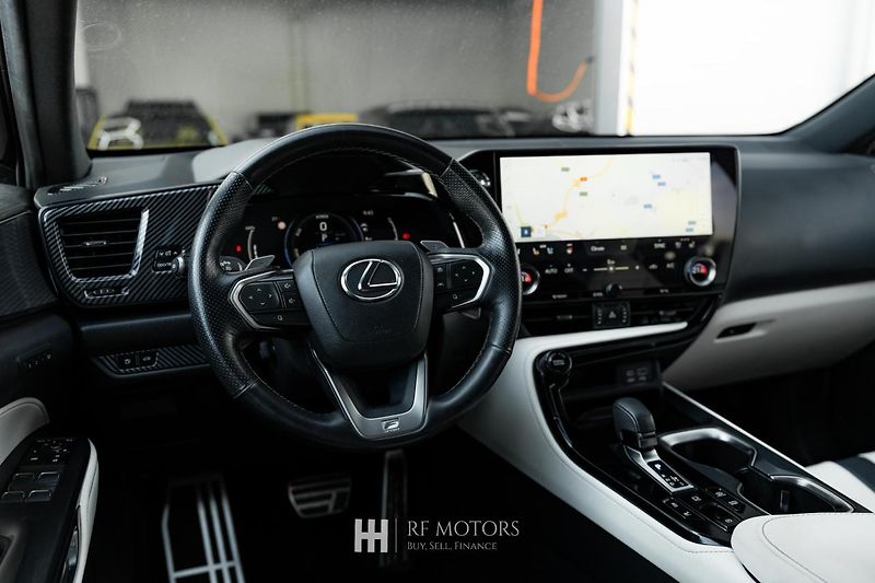 Lexus NX 450h plus (2023) F-SPORT 306 PS, 1.majitel - fotka 11 z 30
