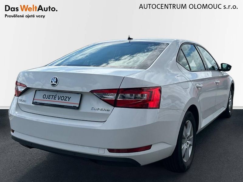 Škoda Superb (2017) 2.0 TDI Active - fotka 2 z 23