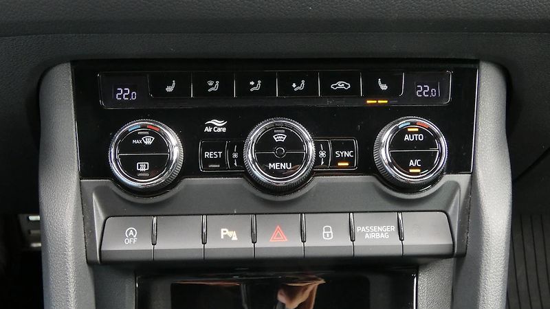 Škoda Kodiaq 2,0 TSI Sportline DSG 4x4 - fotka 19 z 28