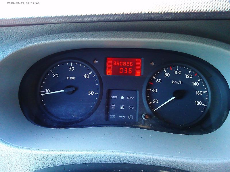 Renault Master 2.5 DCi, 84 kW, klima,tažné - fotka 15 z 21