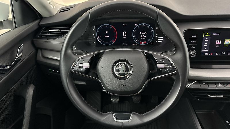 Škoda Octavia 2.0 TDI Ambition Combi - fotka 9 z 24