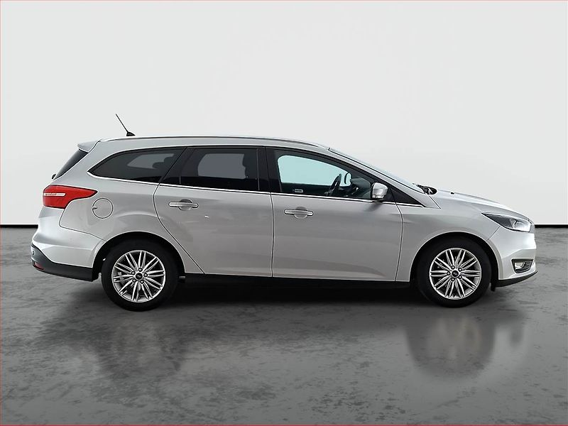Ford Focus (2017) 1.0 EcoBoost, Navi - fotka 6 z 14