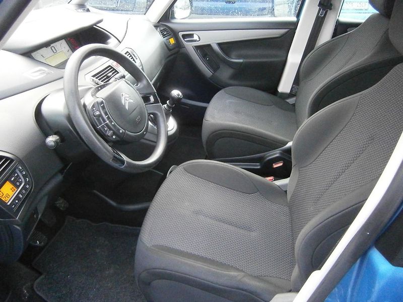 Citroën C4 Picasso 1.6 HDI - fotka 10 z 19