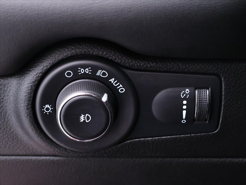 Dodge Durango 5,7 Hemi 268kW R/T Aut. AWD - fotka 19 z 38