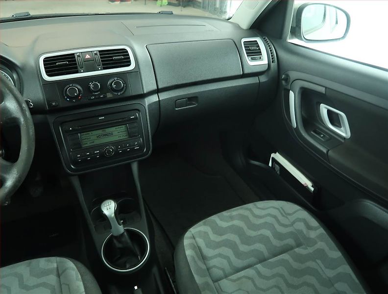 Škoda Roomster (2008) 1.4 16V, po STK, jezdí výborně - fotka 8 z 15